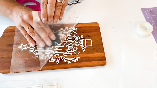 HOW DO YOU APPLY VINYL TO CUTTING BOARDS MADE OF WOOD? 11 how to apply vinyl to wood cutting board 1